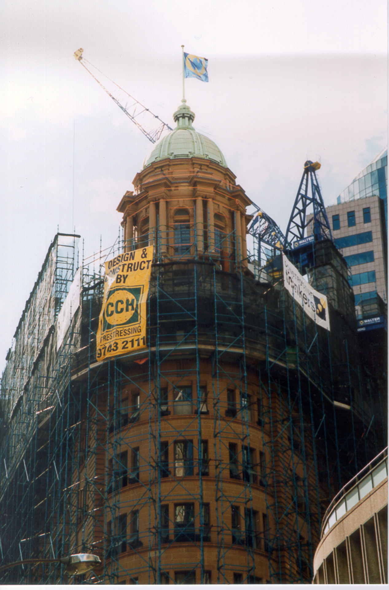 Radisson Plaza Hotel in Wales House