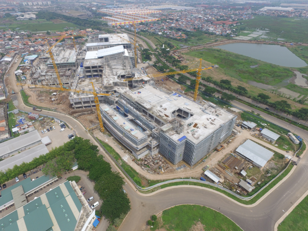 Aerial view of Aeon Mall under construction